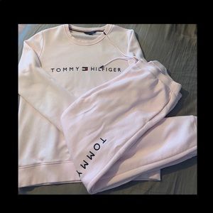 Tommy Hilfiger Essential Logo outfit
